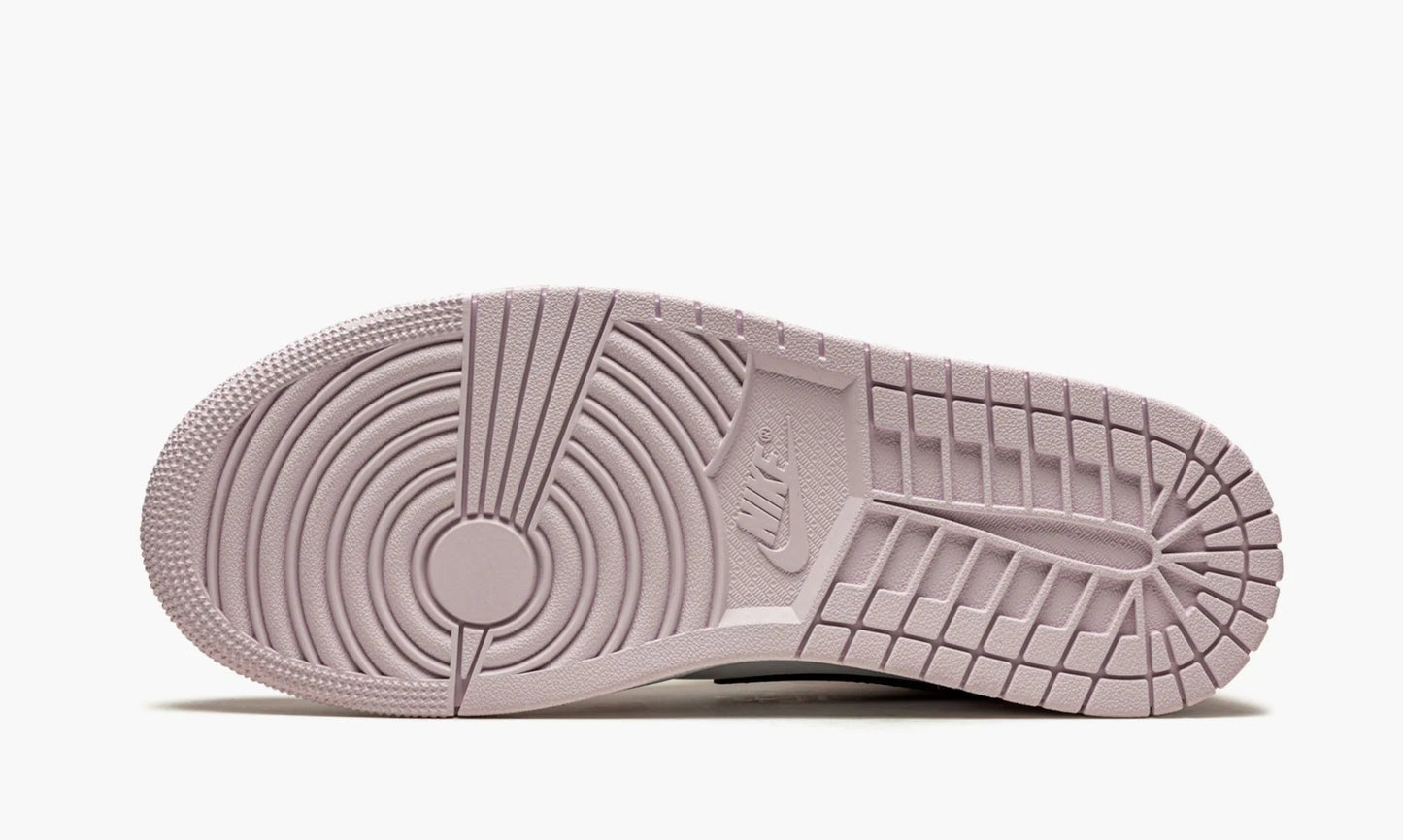 Air Jordan 1 Mid WMNS "Barely Rose" - BQ6472 500 | Grailshop