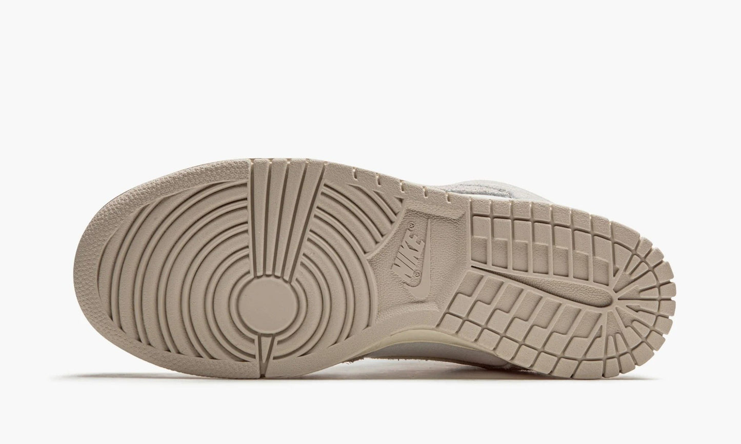 Dunk High SP "Notre - Light Orewood Brown" - CW3092 100 | Grailshop