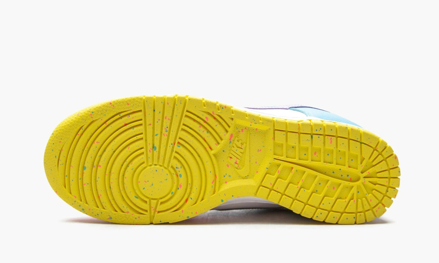 Dunk Low SE WMNS "Easter" - DD1872 100 | Grailshop