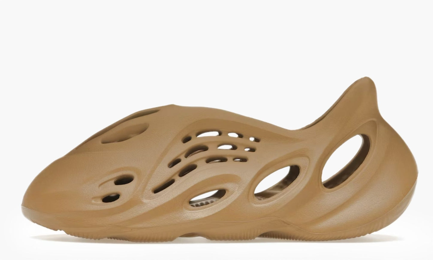 Yeezy Foam RNR "Clay Taupe" - GV6842 | Grailshop