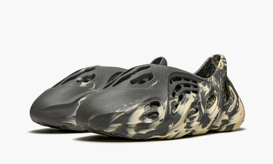 Yeezy Foam RNNR MXT "Moon Gray" - GV7904 | Grailshop