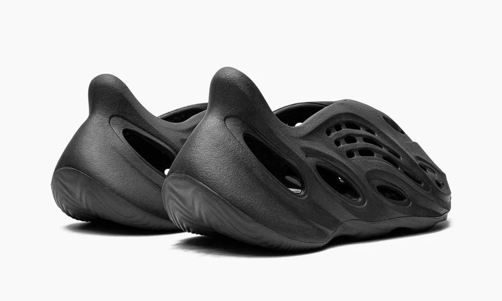 Adidas Yeezy Foam RNNR "Onyx" - HP8739 | Grailshop