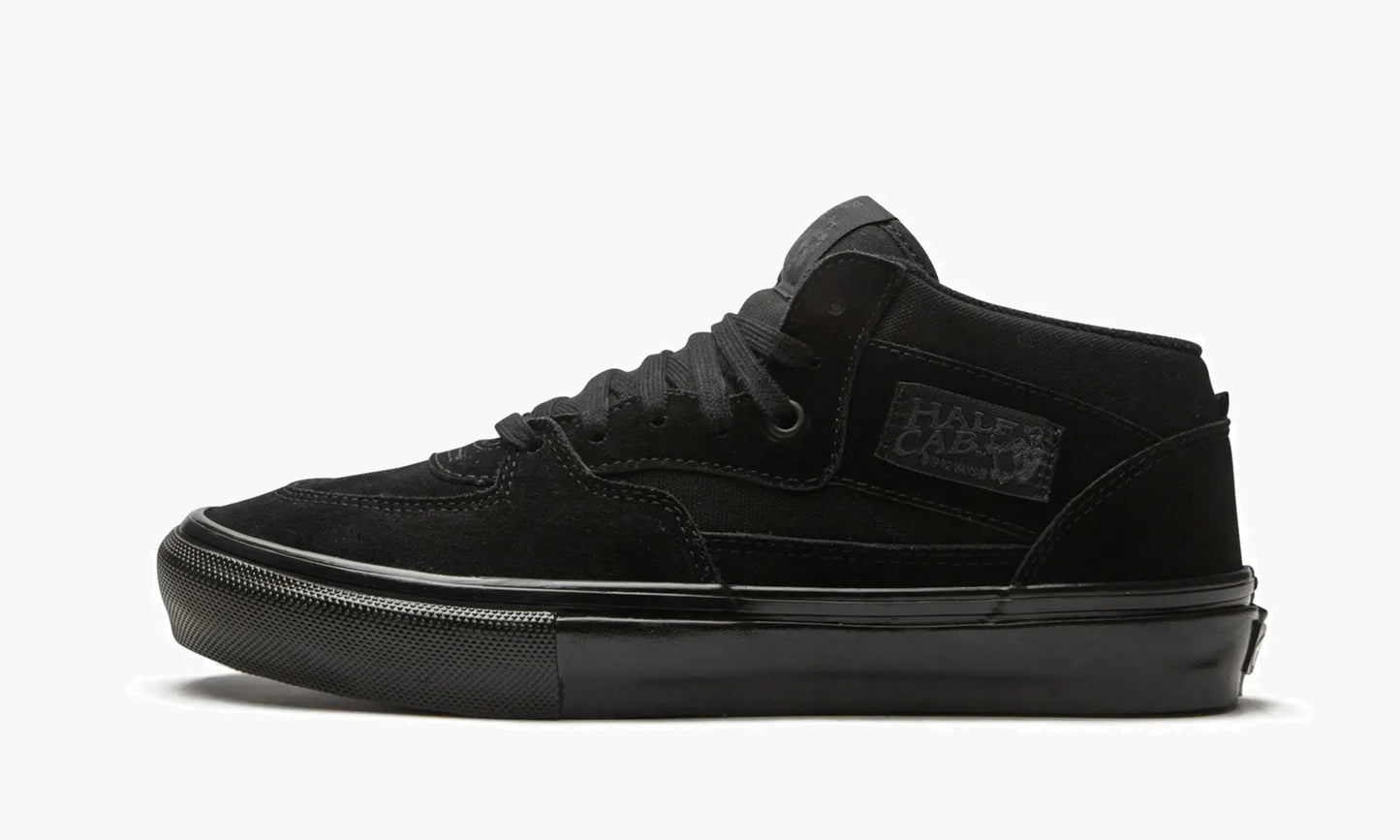 Vans Half Cab Skate "Triple Black" - VN0A5FCDBKA | Grailshop