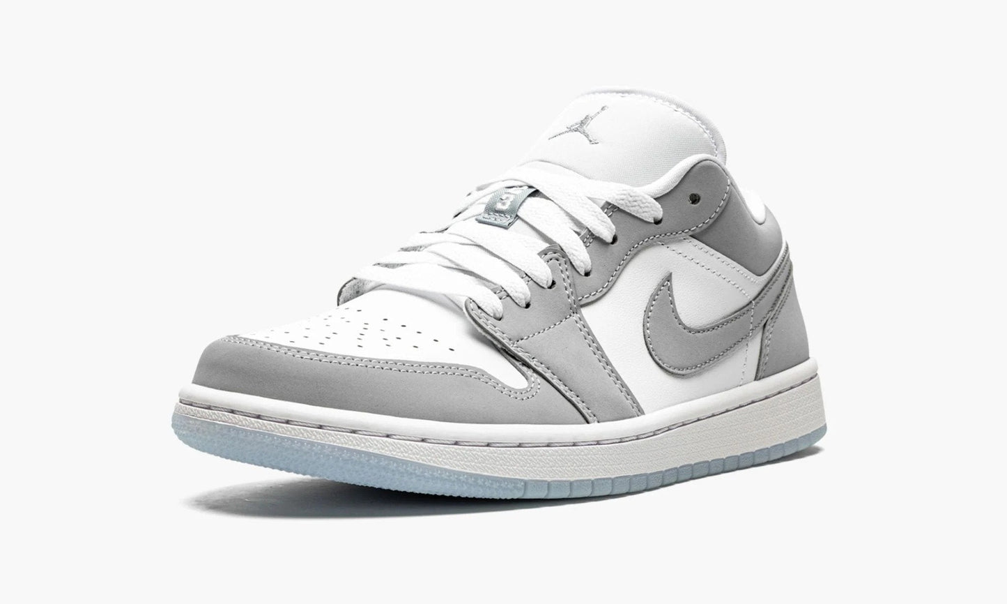 Jordan 1 Low WMNS "Wolf Grey" - DC0774 105 | Grailshop