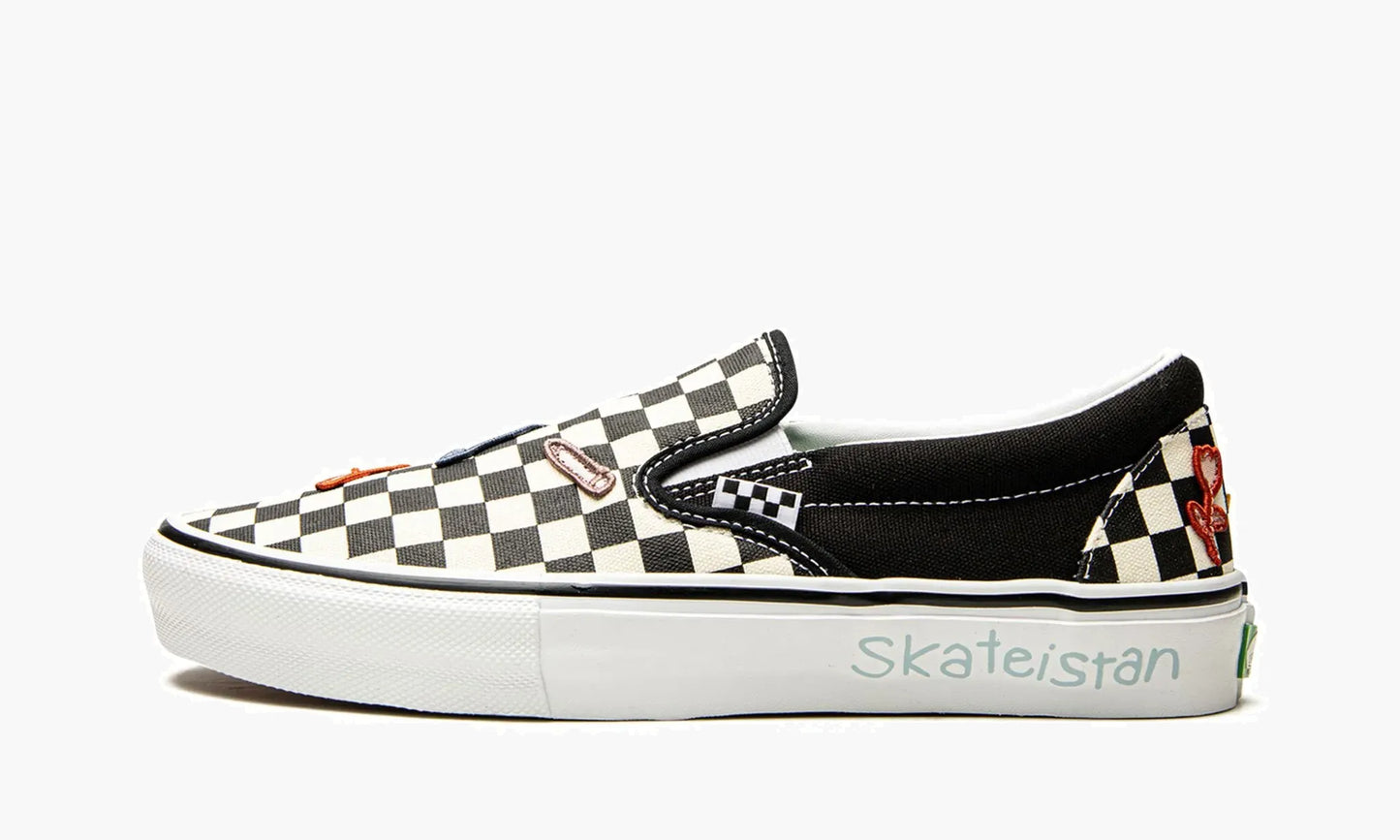 Vans Classic Slip-on "Skateistan" - VN0A5FCA89C | Grailshop