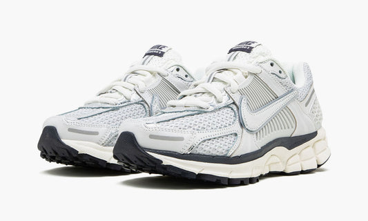 Nike Zoom Vomero 5 WMNS «Photon Dust Metallic Silver» - FD0884 025 | Grailshop