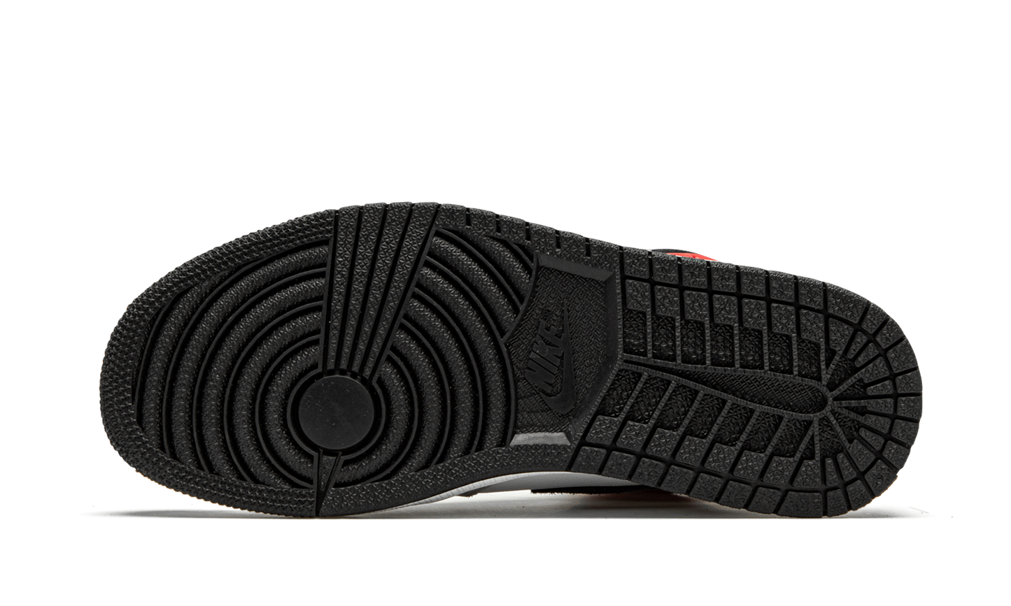 Nike Air Jordan 1 Retro High OG “Light Smoke Grey” - 555088 126 - 2020