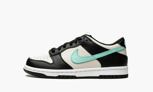 Dunk Low GS "Light Bone Tropical Twist" - CW1590 003 | Grailshop