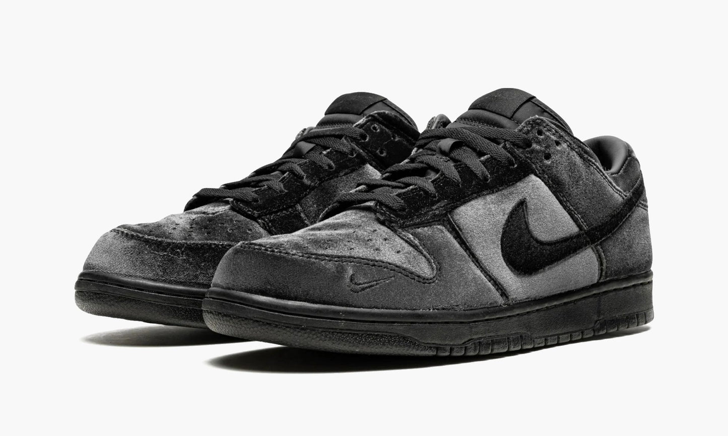 Dunk Low "Dover Street Market - Triple Black Velvet" - DH2686 002 | Grailshop