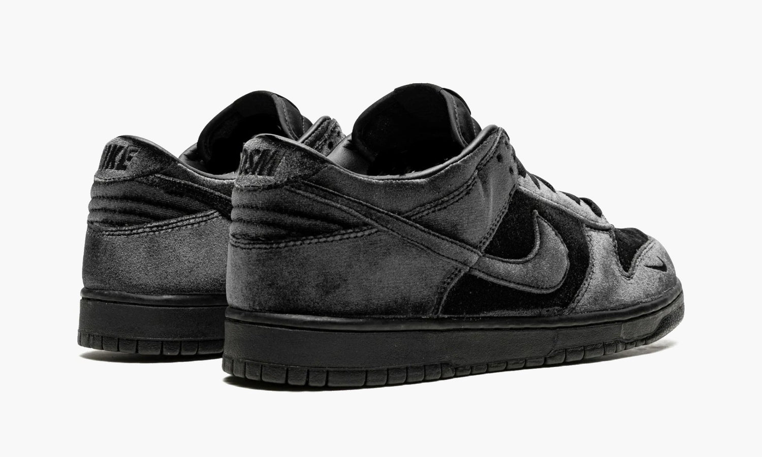 Dunk Low "Dover Street Market - Triple Black Velvet" - DH2686 002 | Grailshop