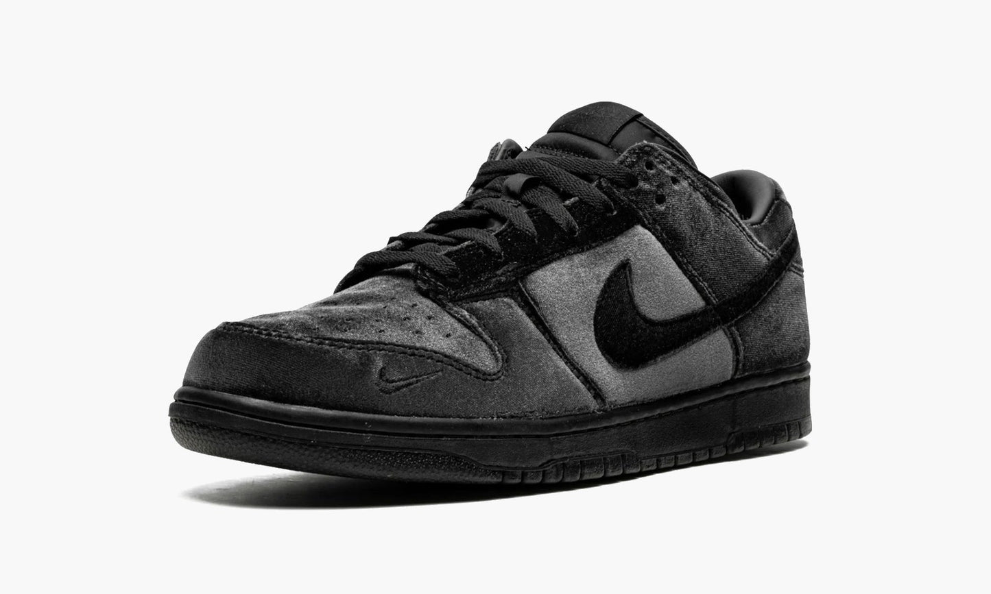 Dunk Low "Dover Street Market - Triple Black Velvet" - DH2686 002 | Grailshop