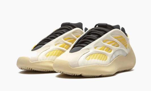 Yeezy 700 V3 "Safflower" - G54853 | Grailshop